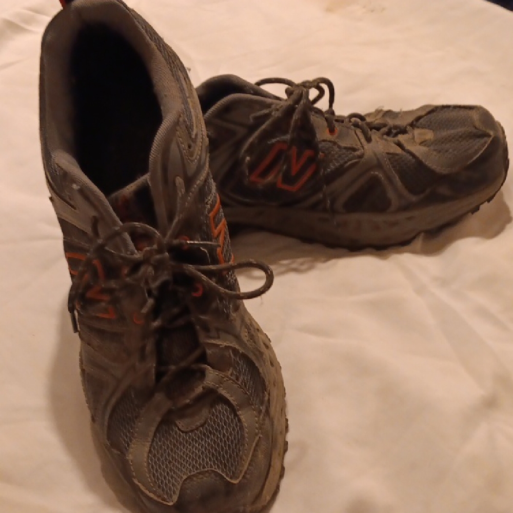New Balance Men's Athletic Shoes in Gray and Orange